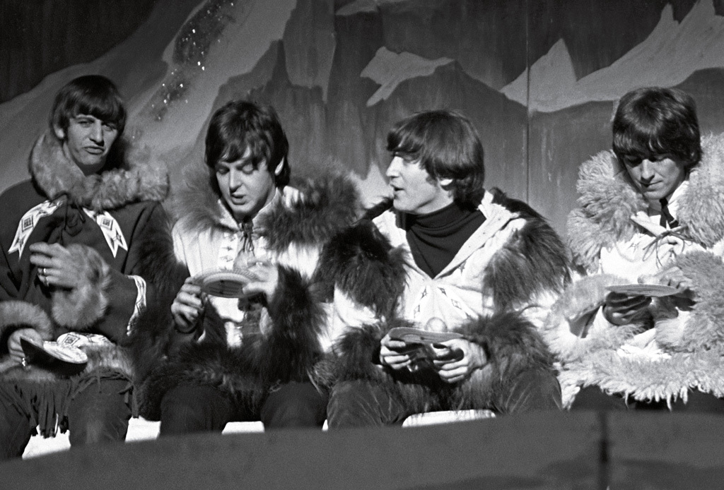 beatles-christmas-show-in-1964.jpg