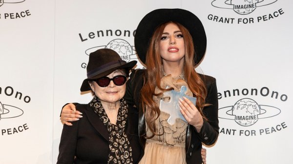 Yoko Ono reward Lady Gaga with LennonOno Grant for Peace