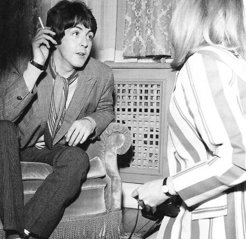 Paul McCartney meets Linda Eastman